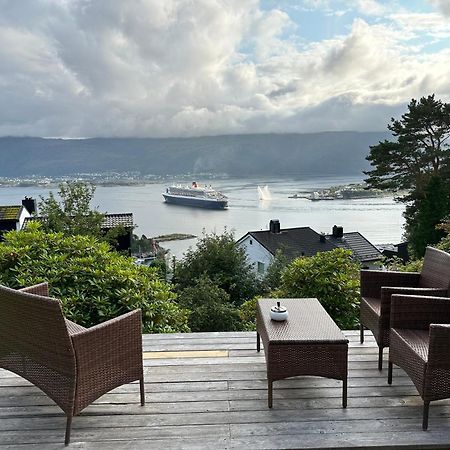 Great Place With View To The Mountains And Fjord Ålesund Extérieur photo
